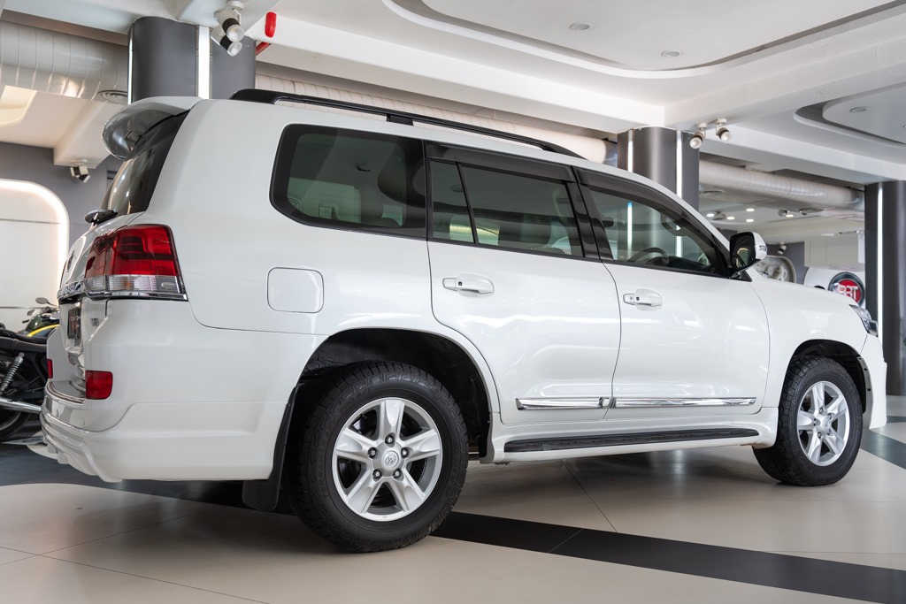 Toyota Land Cruiser LC200 VX