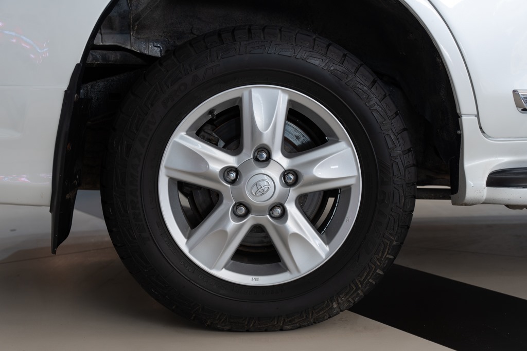 Toyota Land Cruiser LC200 VX