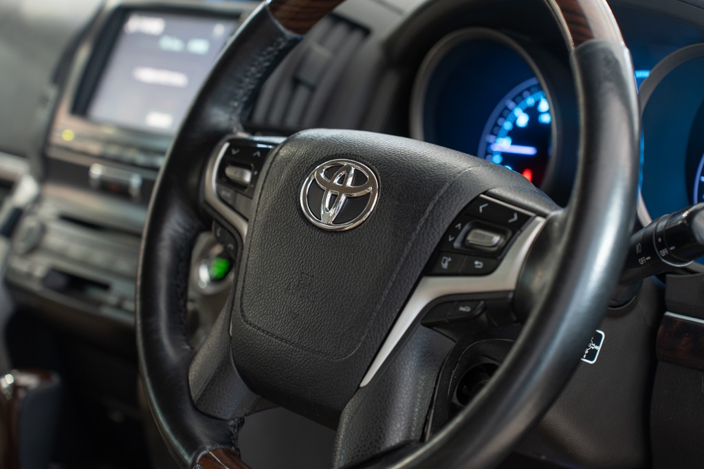 Toyota Land Cruiser LC200 VX