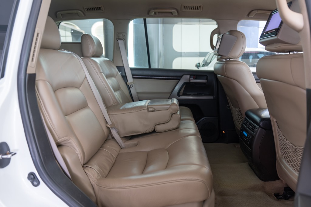 Toyota Land Cruiser LC200 VX