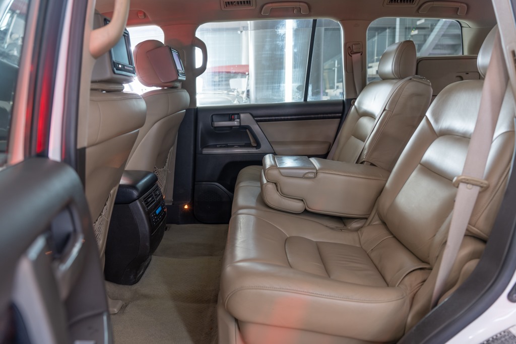 Toyota Land Cruiser LC200 VX