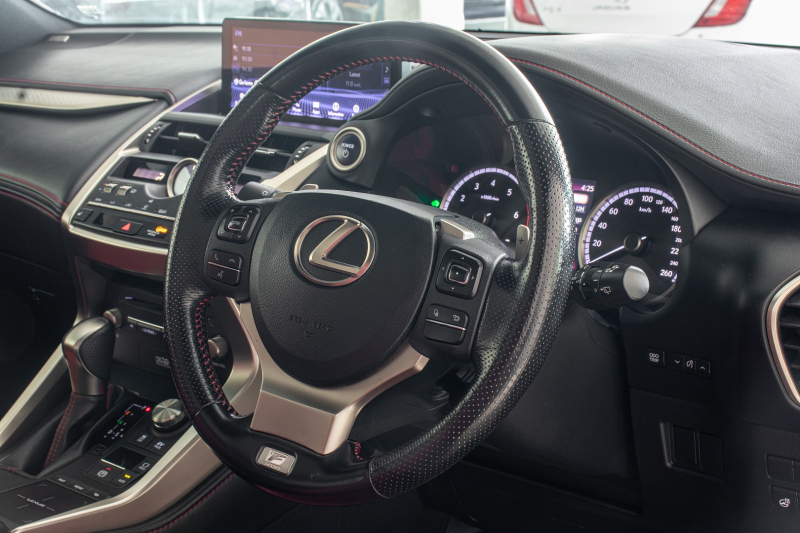 LEXUS NX 300H F Sport