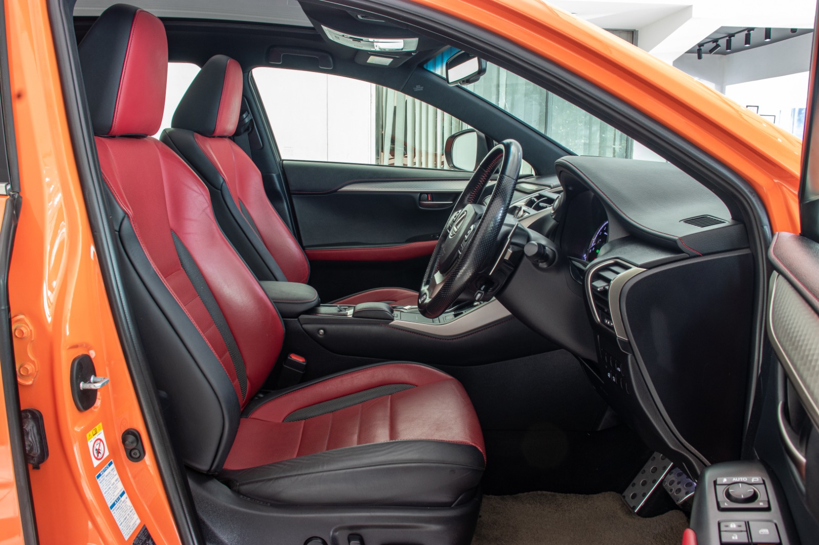 LEXUS NX 300H F Sport