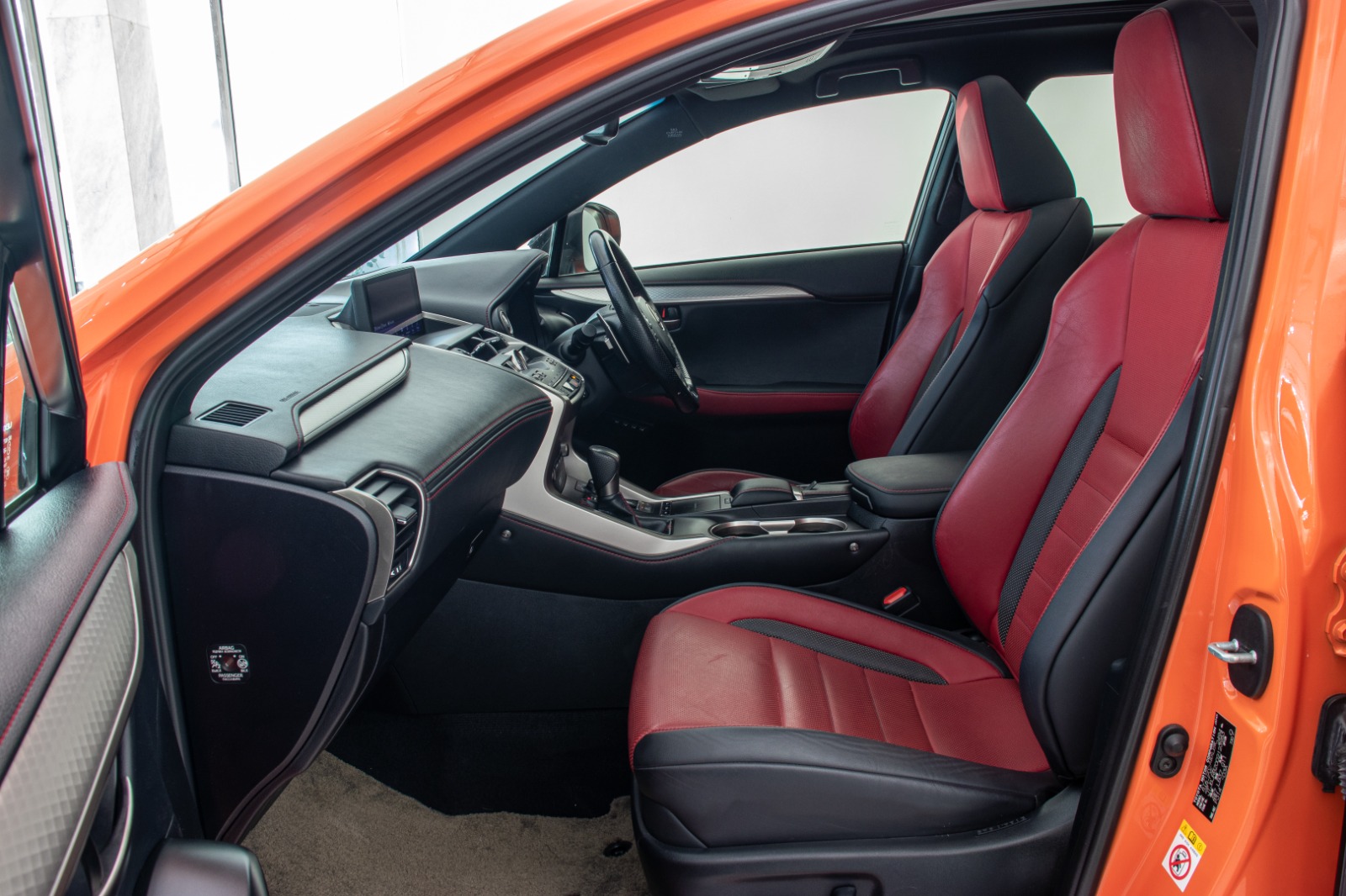 LEXUS NX 300H F Sport
