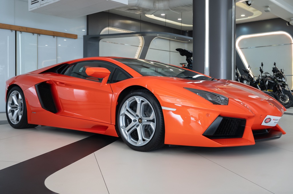 Lamborghini Aventador LP700-4