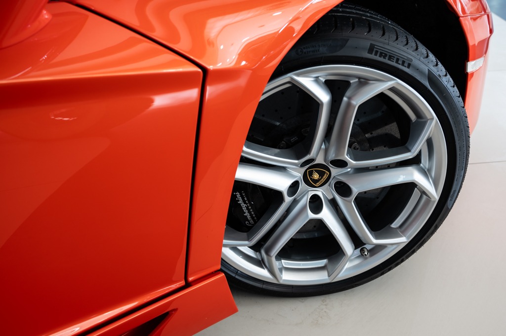 Lamborghini Aventador LP700-4