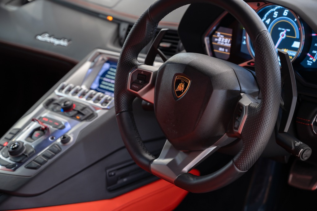 Lamborghini Aventador LP700-4