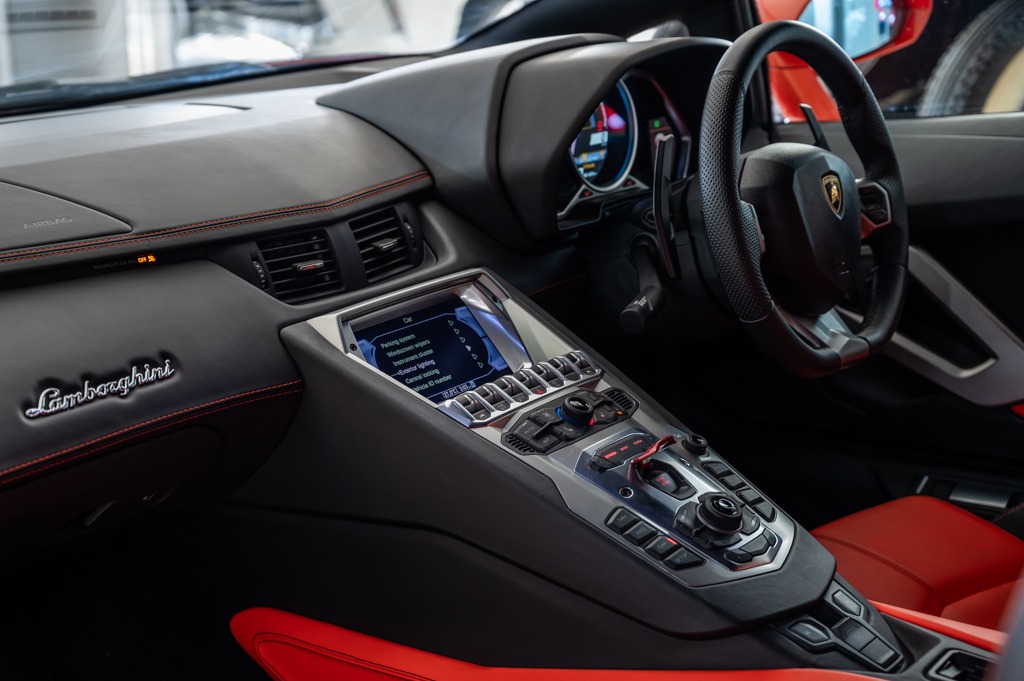 Lamborghini Aventador LP700-4