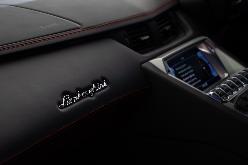 Lamborghini Aventador LP700-4