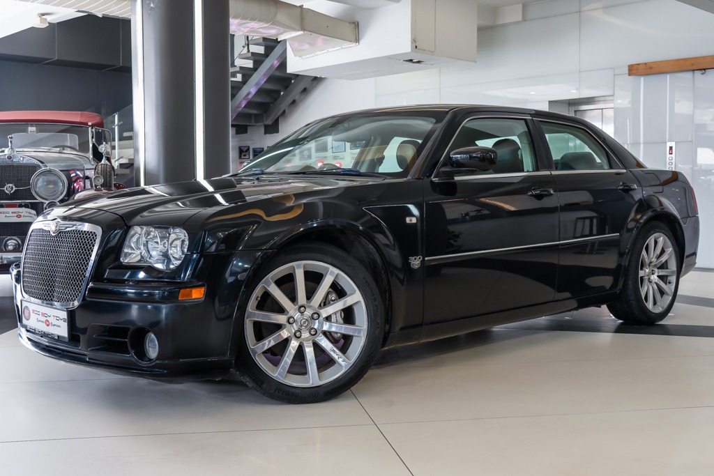 Chrysler 300C 6.1 SRT8