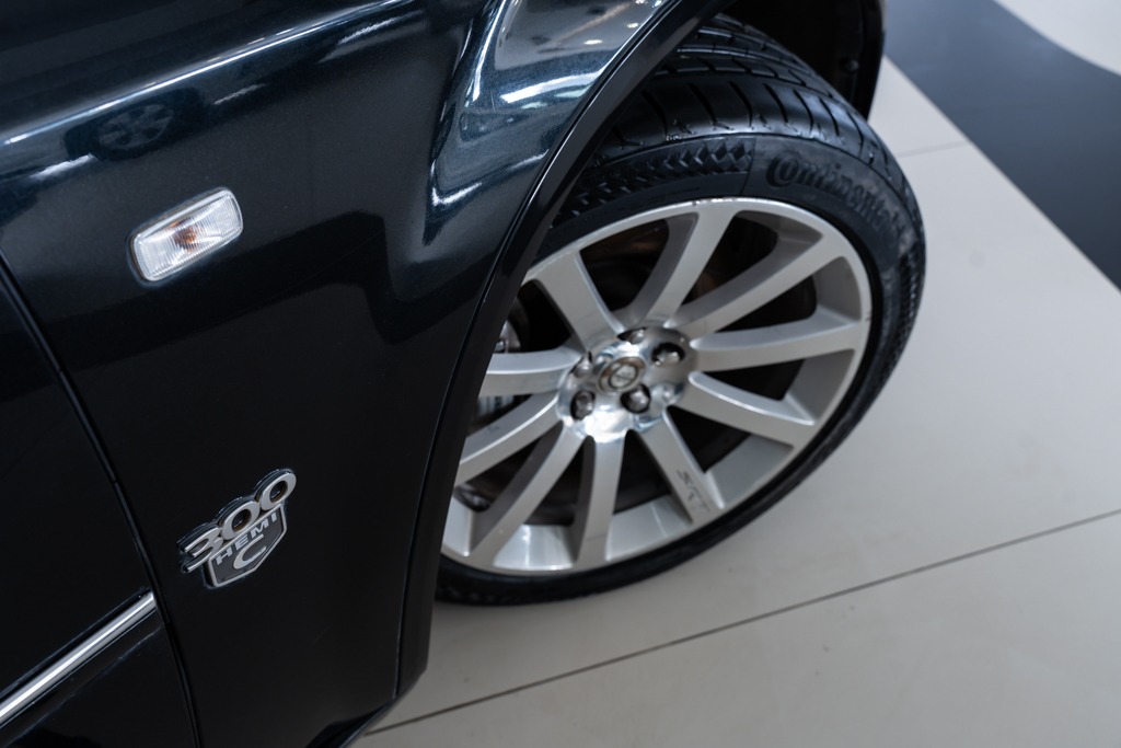 Chrysler 300C 6.1 SRT8