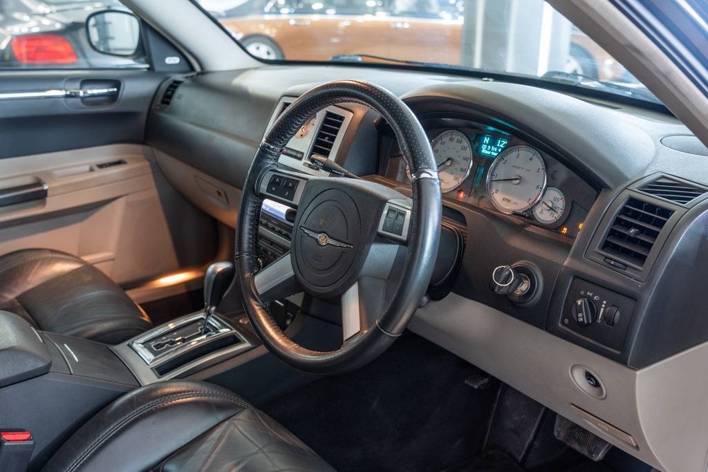 Chrysler 300C 6.1 SRT8