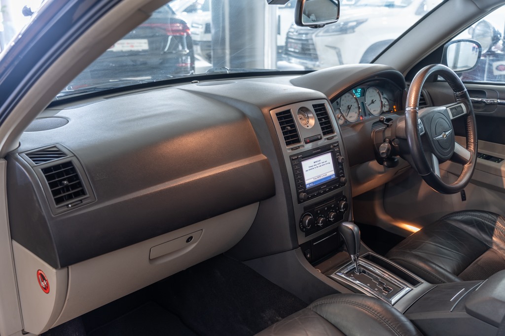 Chrysler 300C 6.1 SRT8