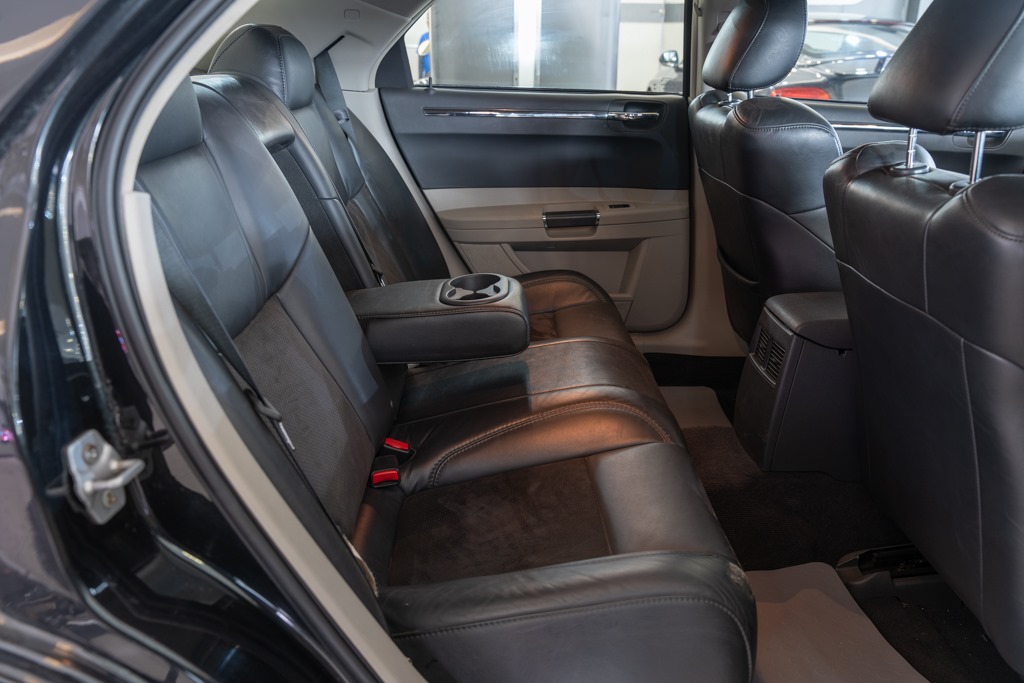 Chrysler 300C 6.1 SRT8