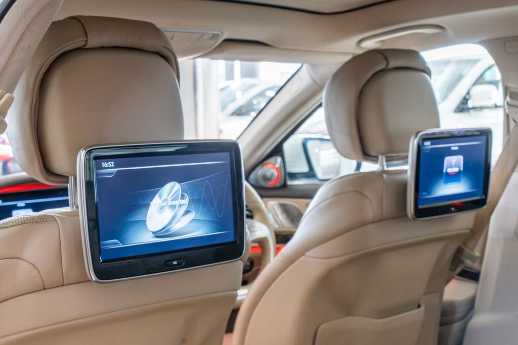 MERCEDES BENZ S400