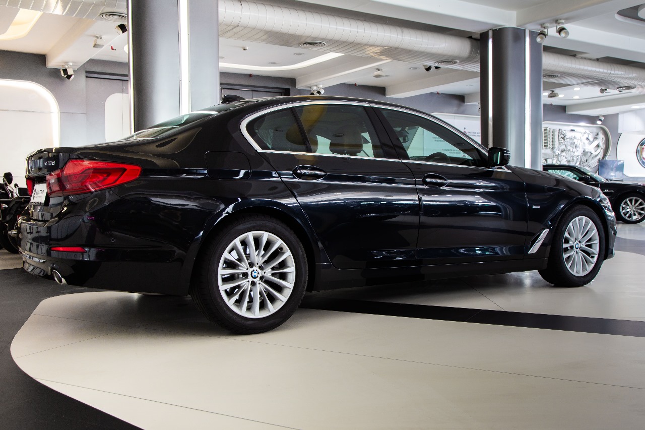 BMW 520D LUXURY LINE