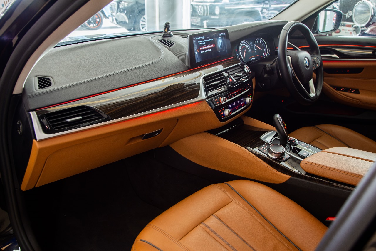 BMW 520D LUXURY LINE