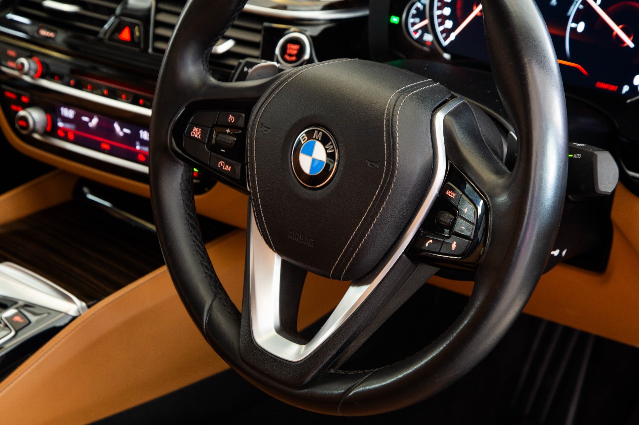 BMW 520D LUXURY LINE