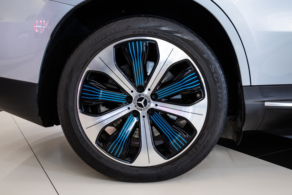 MERCEDES BENZ EQC 400 4MATIC