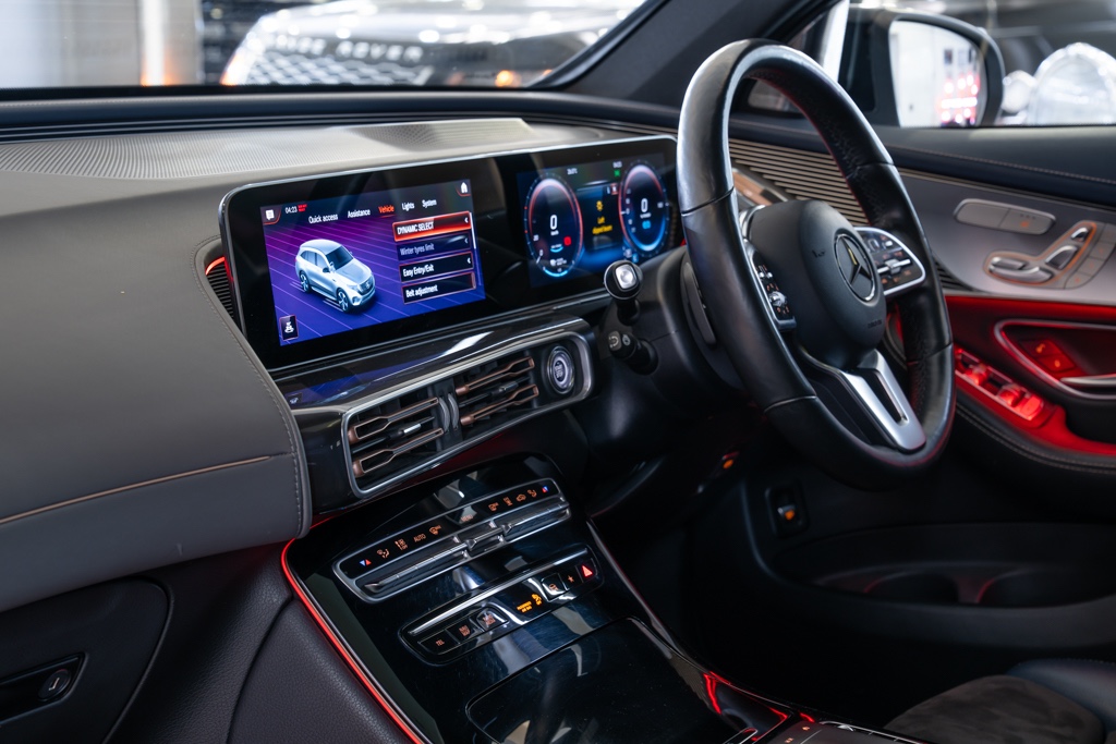 MERCEDES BENZ EQC 400 4MATIC