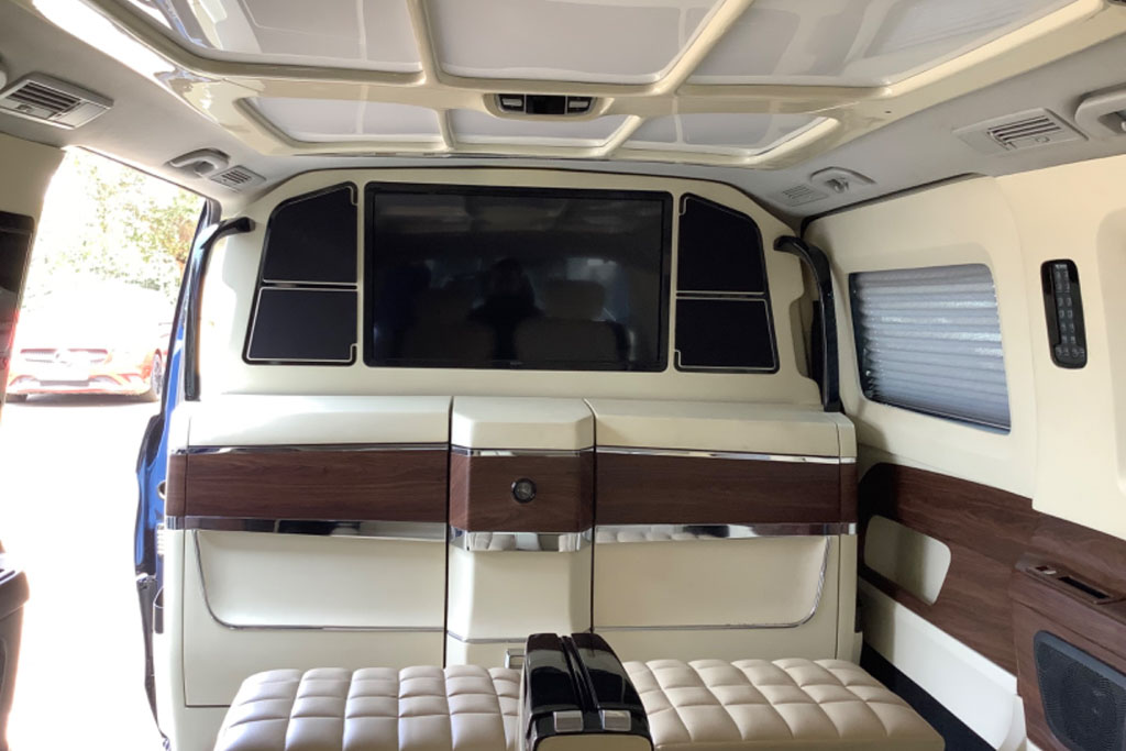 Mercedes Benz V220d