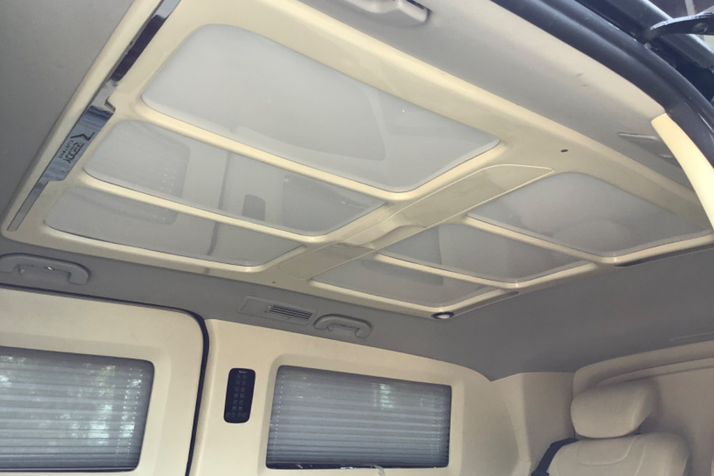 Mercedes Benz V220d