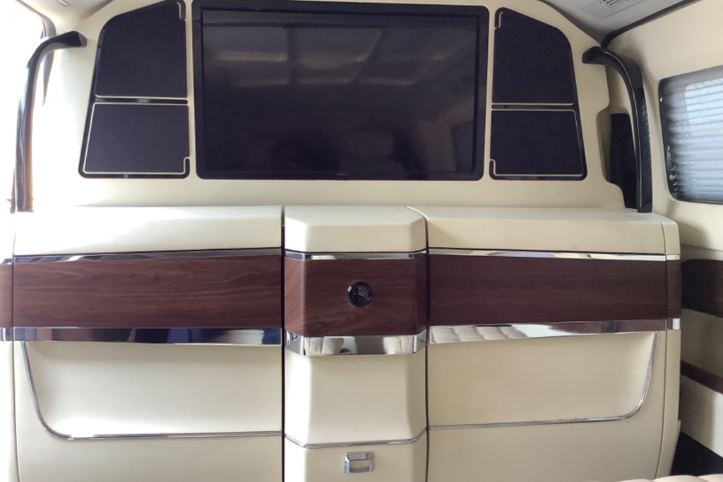 Mercedes Benz V220d