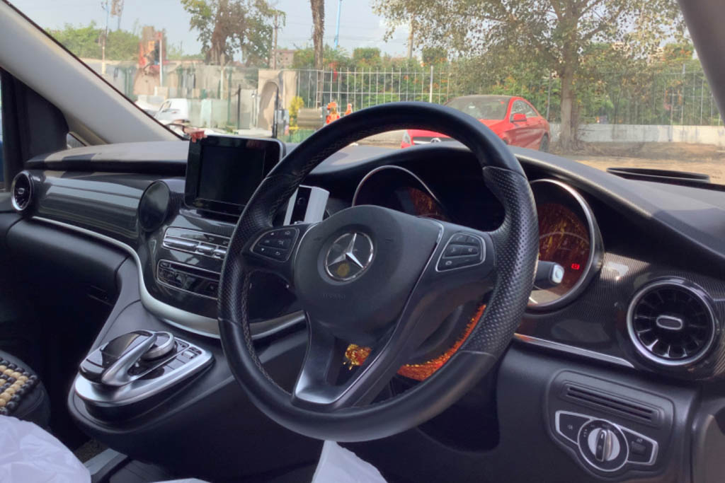 Mercedes Benz V220d