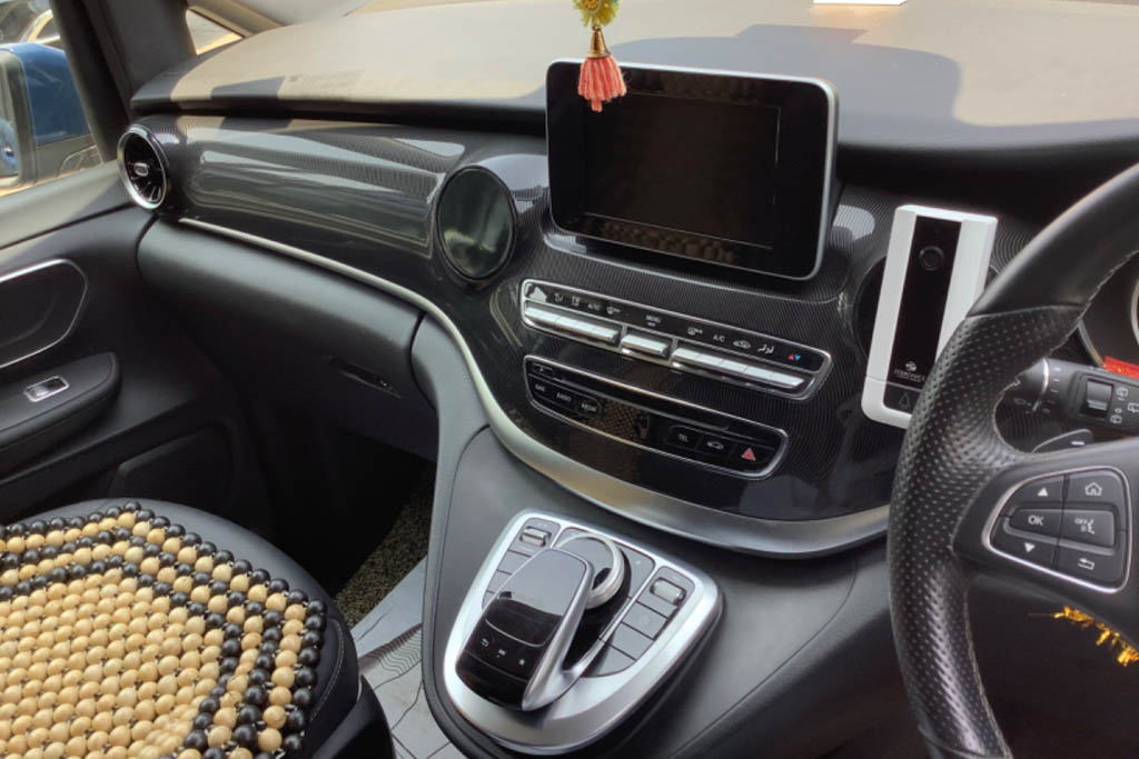 Mercedes Benz V220d