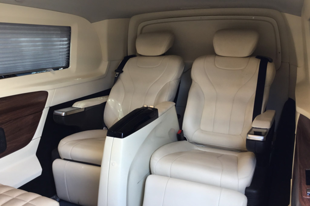 Mercedes Benz V220d