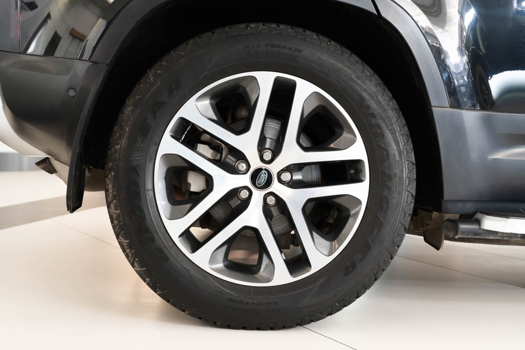 Land Rover Defender P300 110 HSE