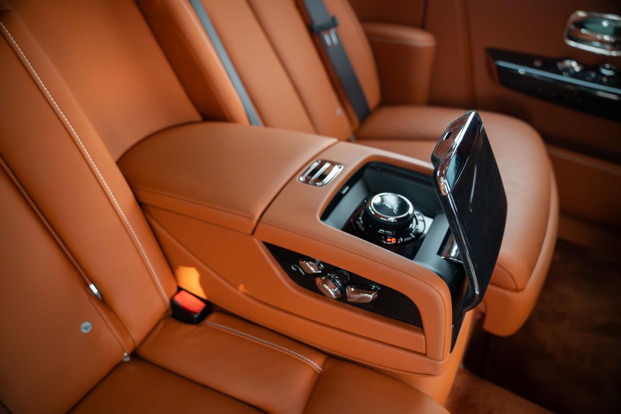 Rolls Royce Phantom 8