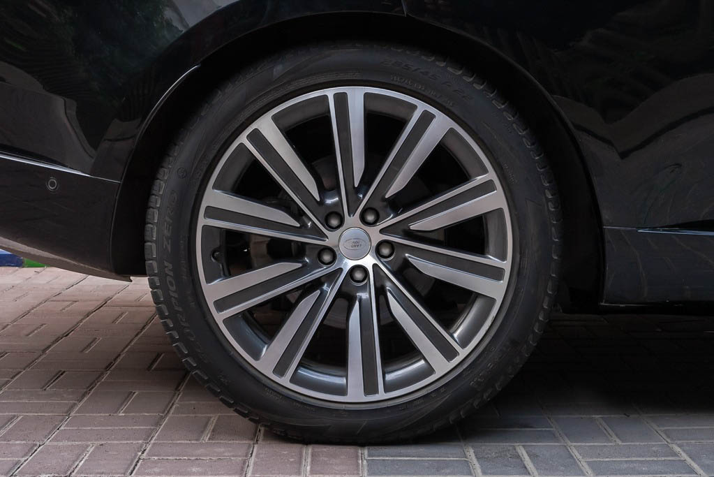 Land Rover Range Rover D350 SWB SE