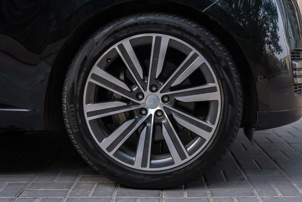 Land Rover Range Rover D350 SWB SE