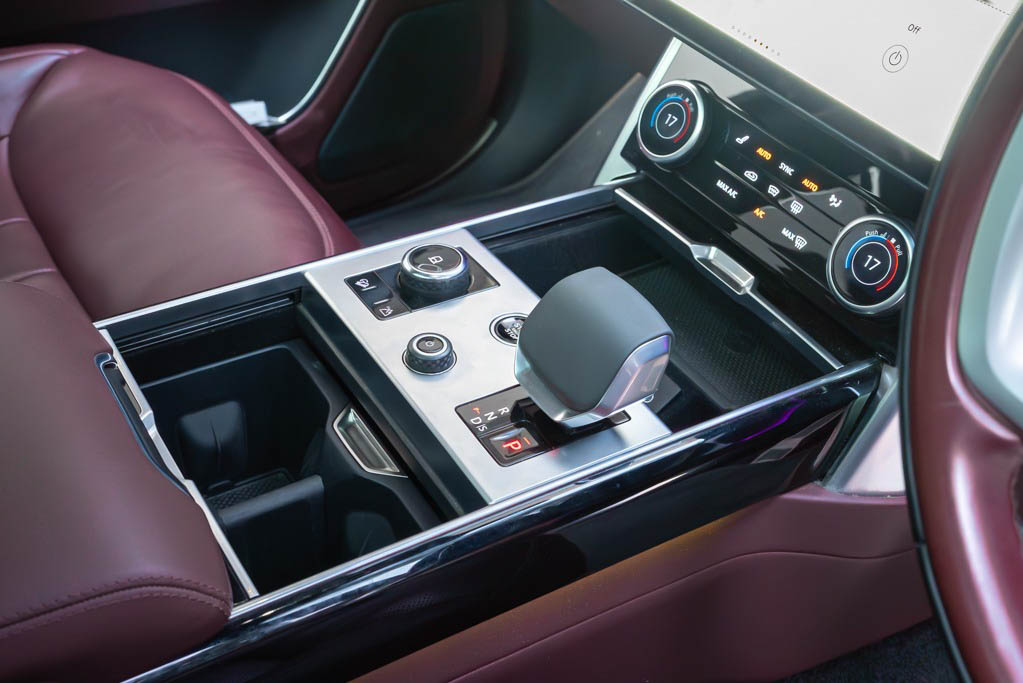 Land Rover Range Rover D350 SWB SE