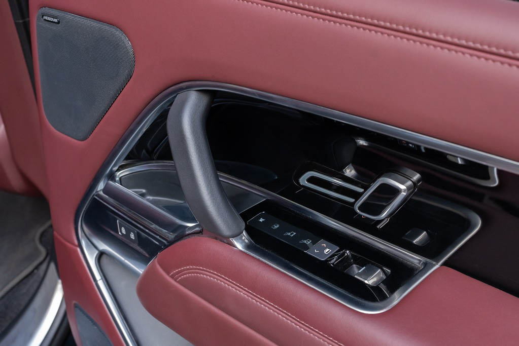 Land Rover Range Rover D350 SWB SE