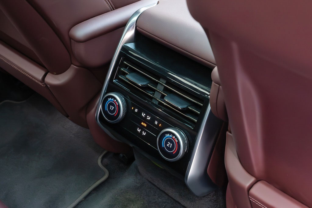 Land Rover Range Rover D350 SWB SE