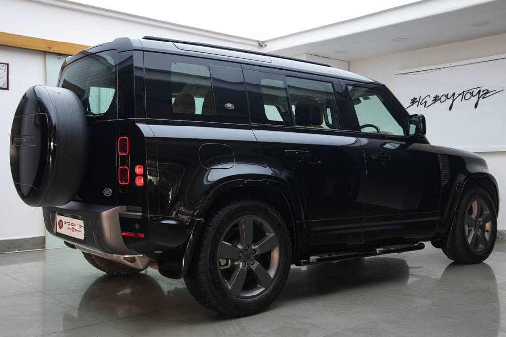 Land Rover Defender P400 HSE