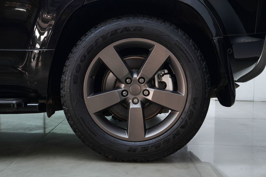 Land Rover Defender P400 HSE