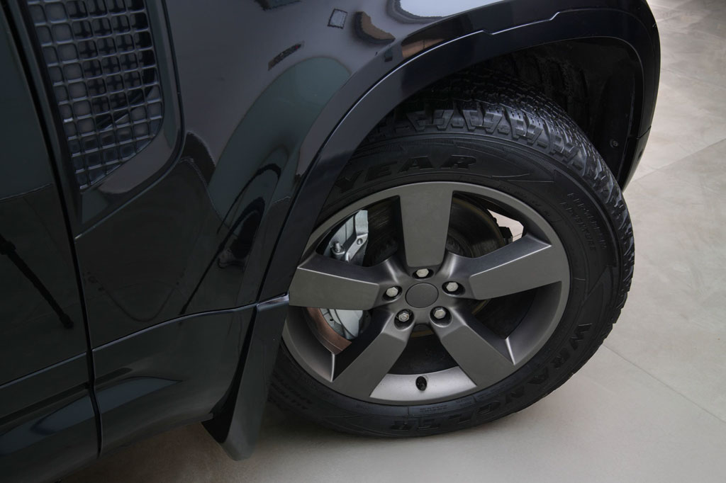 Land Rover Defender P400 HSE