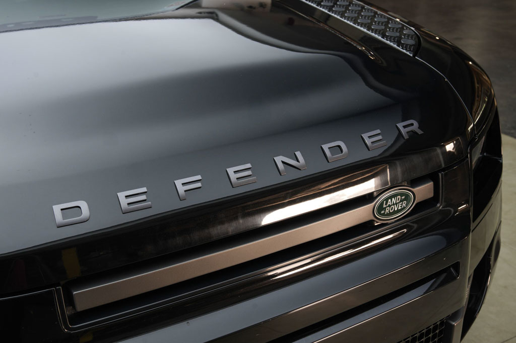 Land Rover Defender P400 HSE