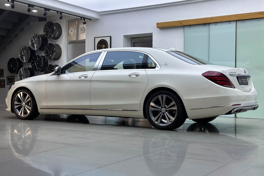 MERCEDES MAYBACH S560