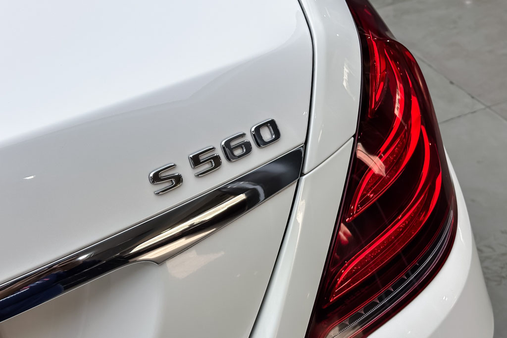 MERCEDES MAYBACH S560