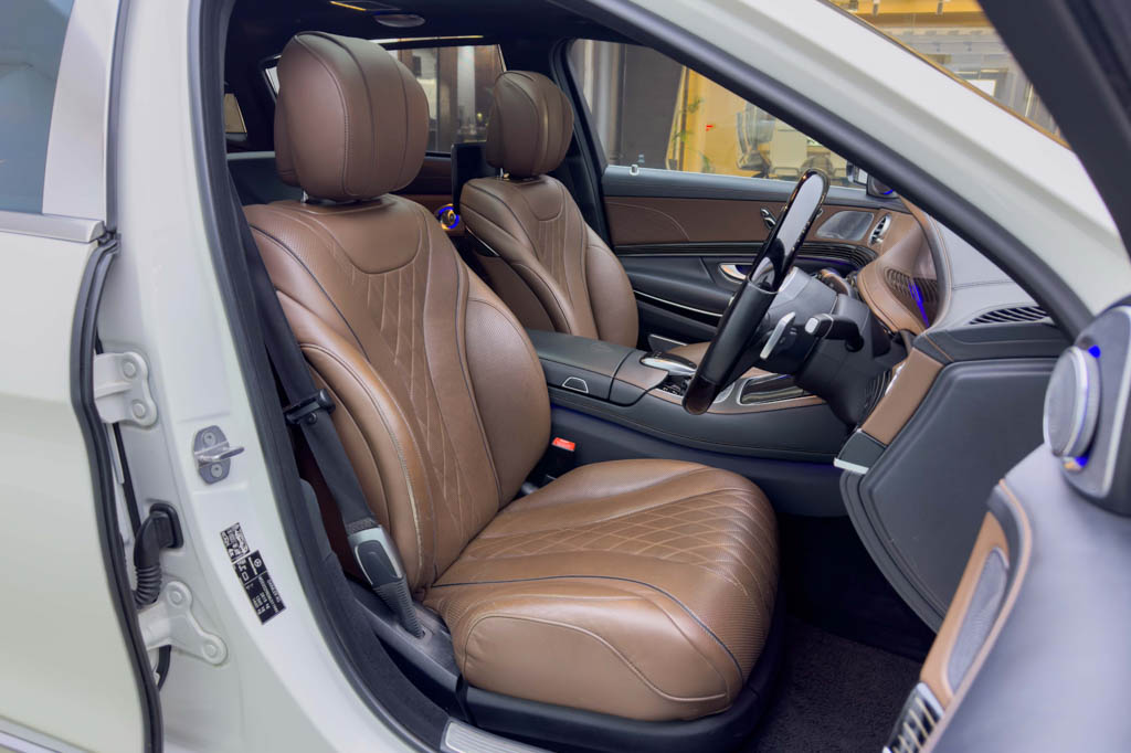 MERCEDES MAYBACH S560