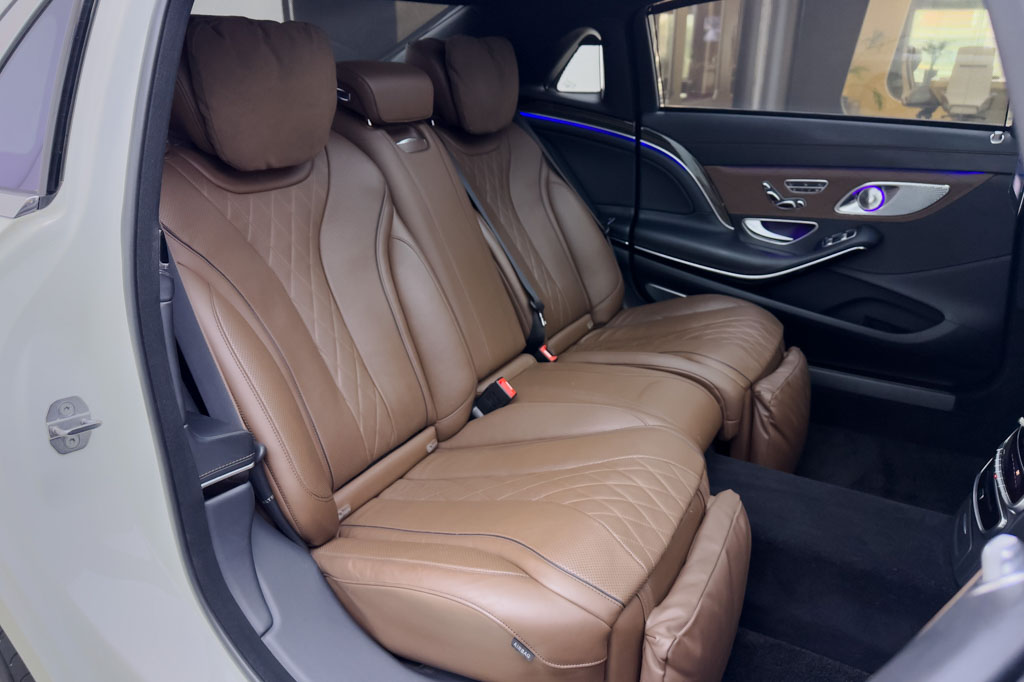 MERCEDES MAYBACH S560