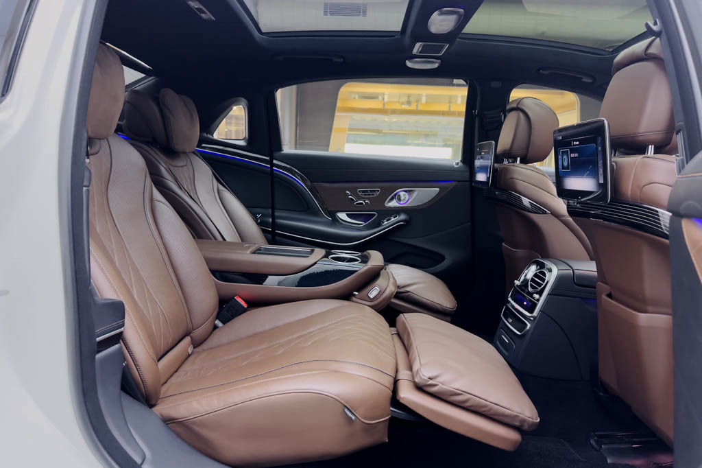 MERCEDES MAYBACH S560