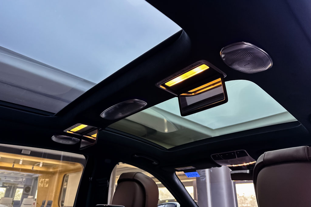 MERCEDES MAYBACH S560