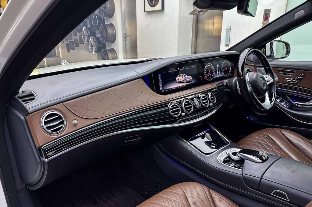 MERCEDES MAYBACH S560