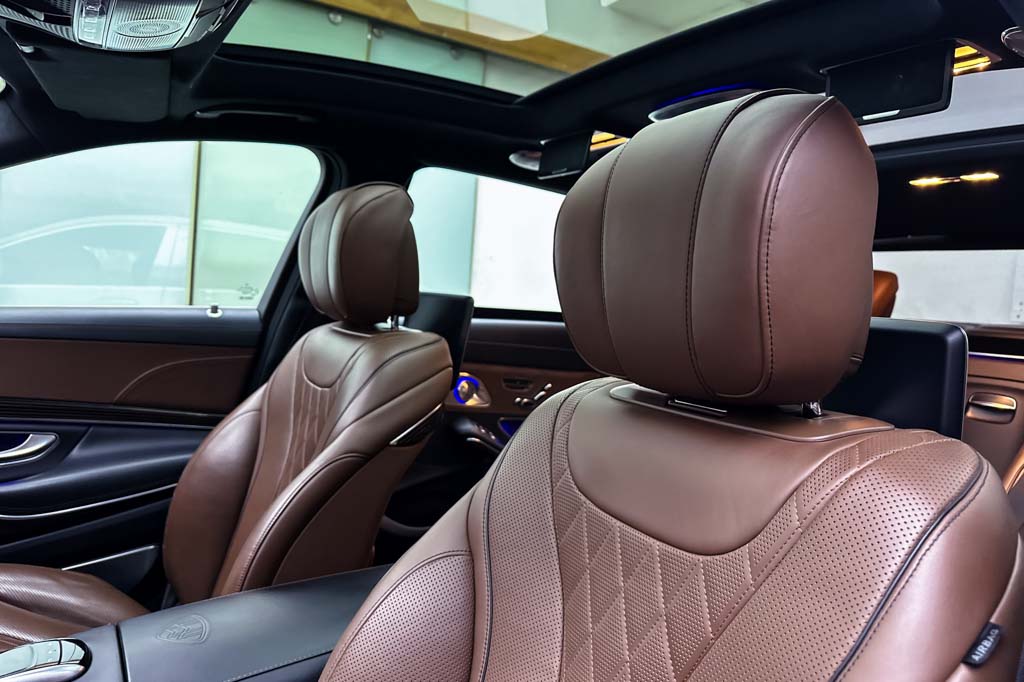 MERCEDES MAYBACH S560