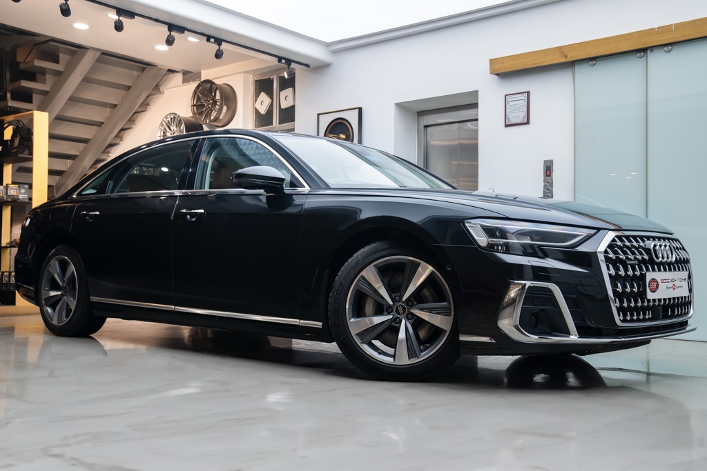 Audi A8L Technology